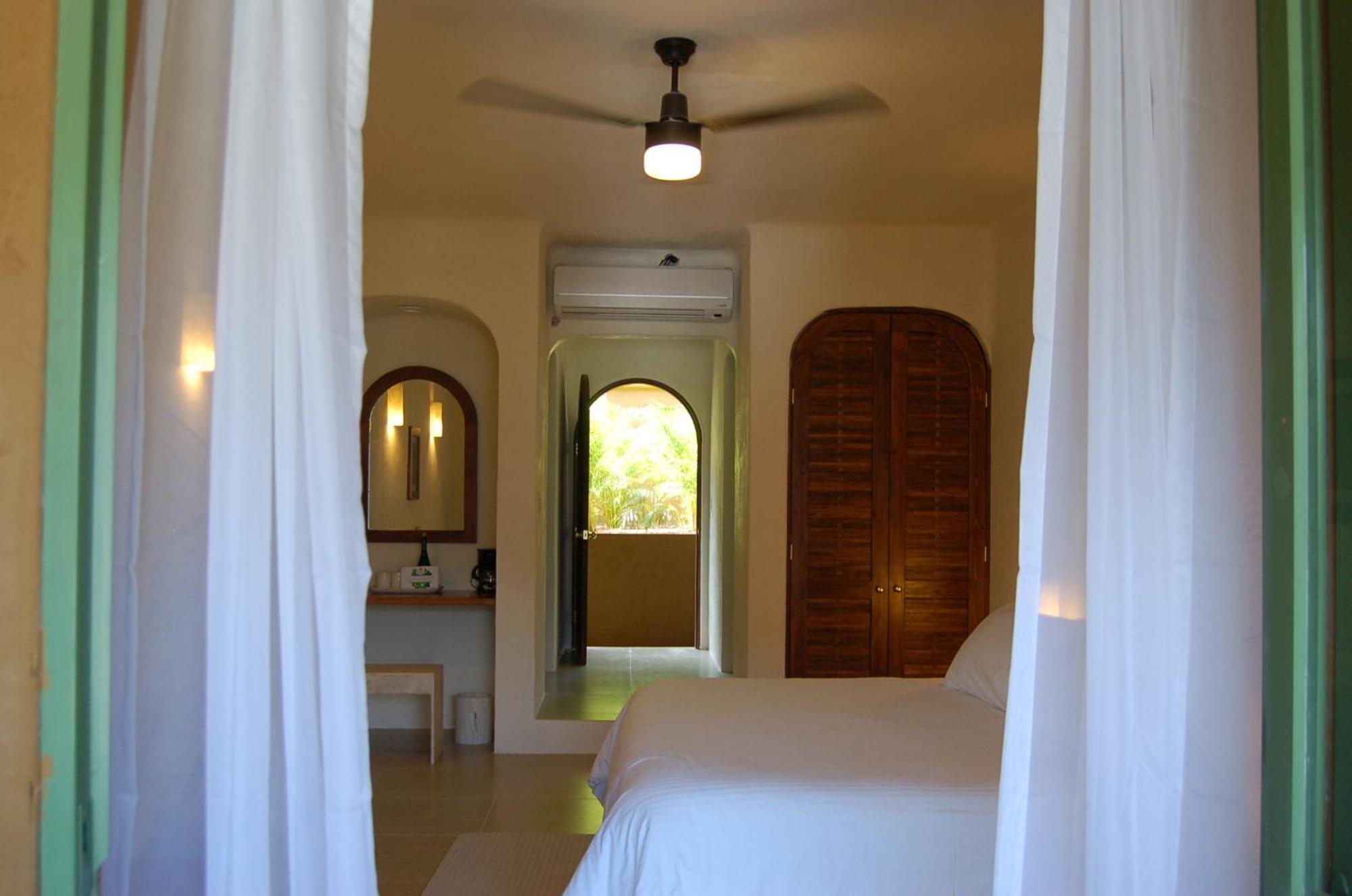 Hostal De La Luz - Spa Holistic Resort Tepoztlan Room photo